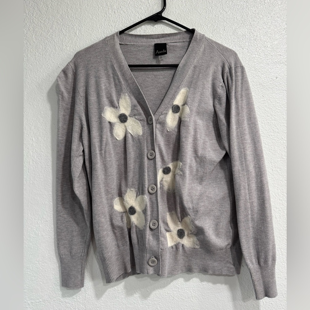 Aaeda Floral Cardigan with felt-like flowers
